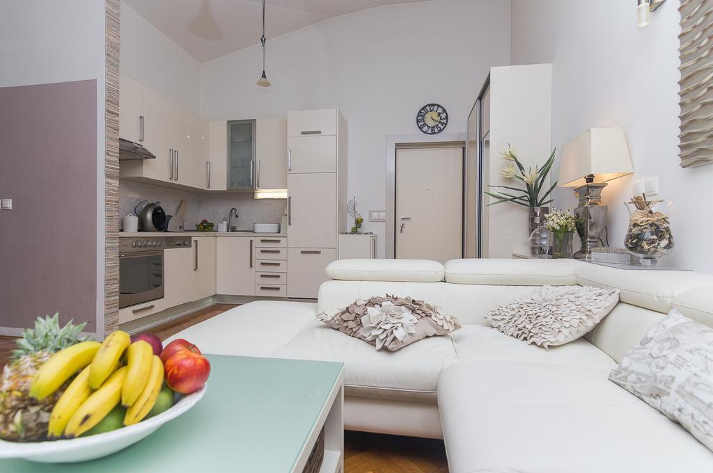 Apartment Karmela Makarska Ngoại thất bức ảnh